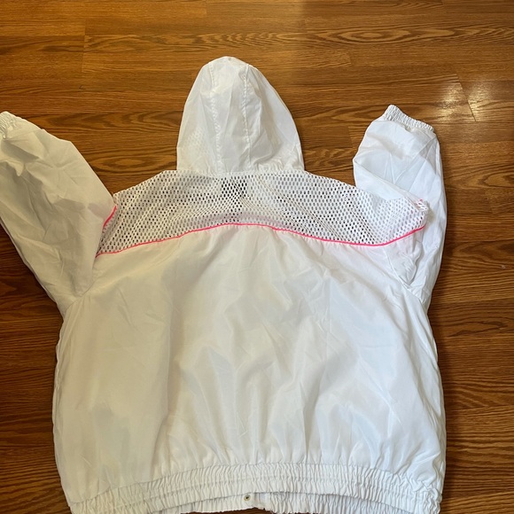 Fashion Nova Windbreaker - Picture 6 of 6